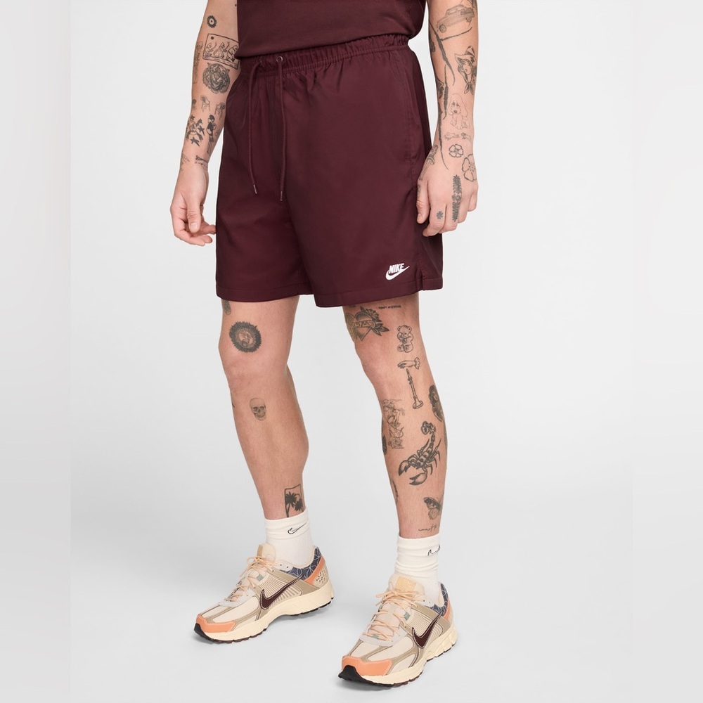 Nike Club
Men's Woven Flow Shorts